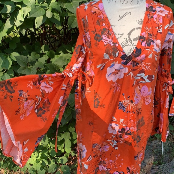 Free People sz M tunic with bell sleeves - Picture 2 of 7